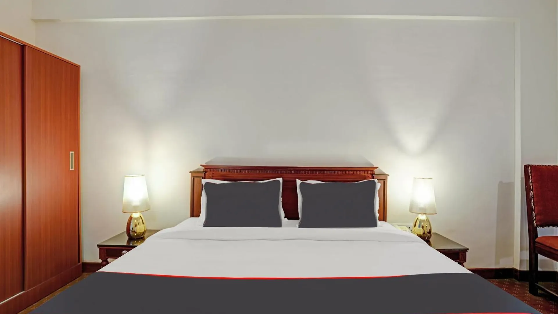 Collection O Narendra Regency Hotel Punalur 4*,  India